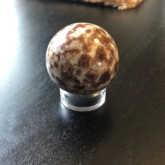 Spotted agate sphere - Picture 4 of 7